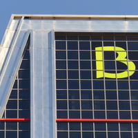 ¿Eres cliente de Bankia o CaixaBank? Así te afectará la futura fusión de estas entidades