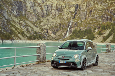 Abarth 695 70º Aniversario: La historia hecha un cohete de bolsillo