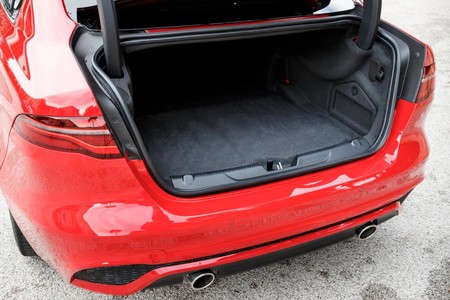 Xe P300 Caldera Red Trunk