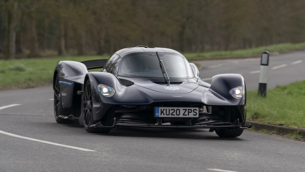 Compró un Aston Martin Valkyrie en millones de dólares y ya demandó a la marca: el motor es tan ruidoso que no escucha a las ambulancias . Noticias en tiempo real