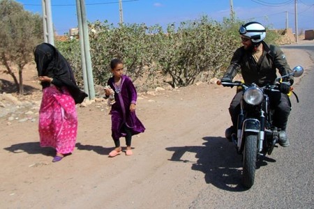 Sahara en moto histórica. Sidi Ifni, una guerra olvidada 