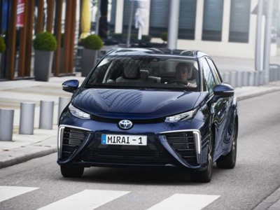 ¿Por qué el Toyota Mirai es un coche adelantado al futuro? El hidrógeno tiene la respuesta