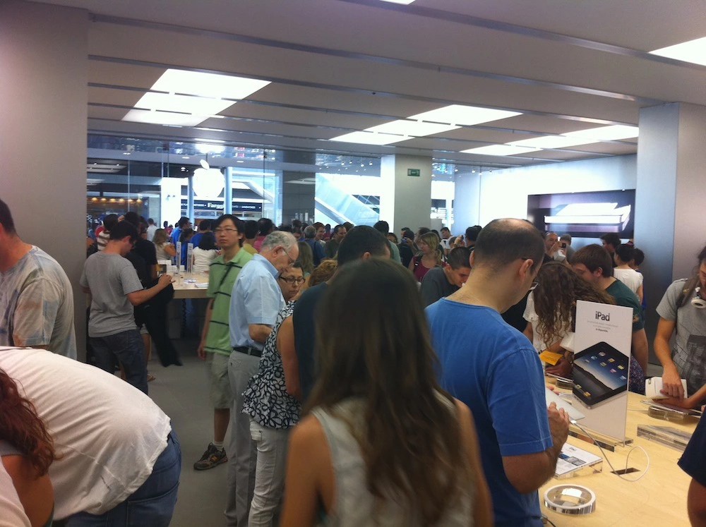 Foto de Inauguración Apple Store La Maquinista (85/93)