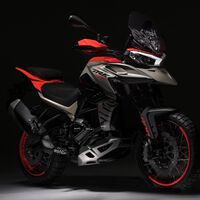 La Benelli TRK 800 es la nueva contendiente para las trail del carnet A2, con 76 CV y un diseño muy llamativo