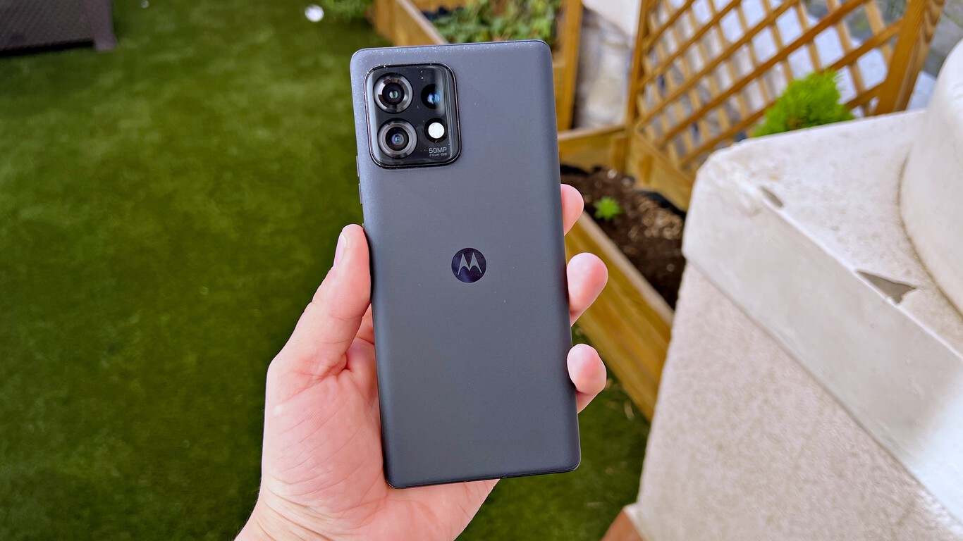 SEAHAI Cover Motorola Edge 40 Neo: Custodia Morbida E Colorata Effetto Sfumato – Protezione Antiurto E Trasparente (Viola/Blu)