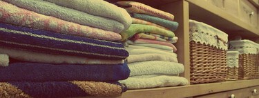 Nunca pensé que se podían reutilizar así las toallas viejas: ahora tengo unos elegantes cojines que parecen de Zara Home  