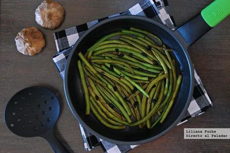 Salteado de judías verdes al ajo negro. Receta