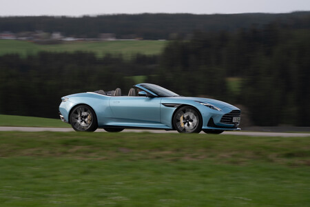 Aston Martin DB12 Volante Prueba 12