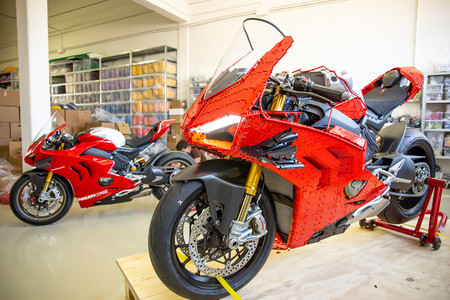 Ducati Panigale V4r Lego Technic 2020 3