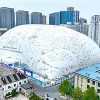China se pasa el juego y empieza a encerrar sus monumentales obras dentro de estas burbujas gigantes para no molestar a nadie