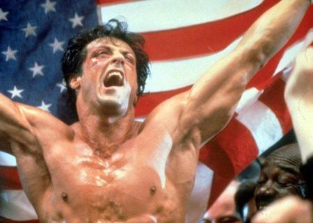 Sylvester Stallone nos quiere vestir como Rambo y Rocky. Hazte fan