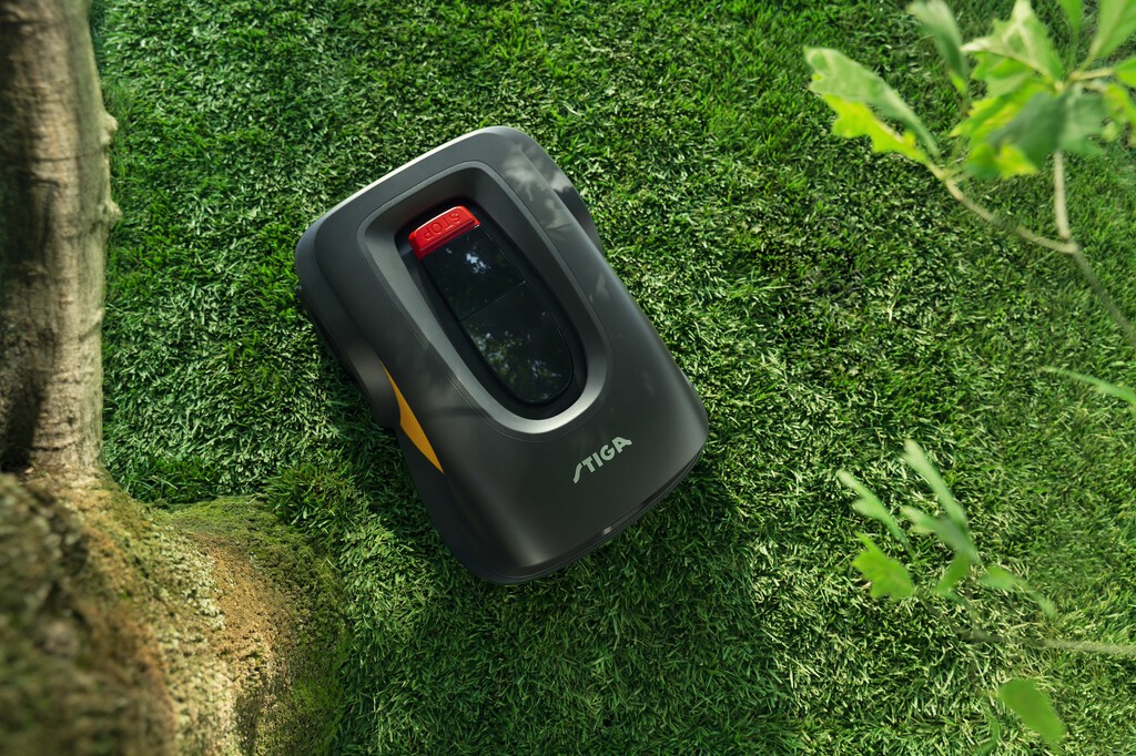 Estos robots cortacésped autónomos no necesitan cables y mantienen a raya las malas hierbas hasta en 10.000 m2 