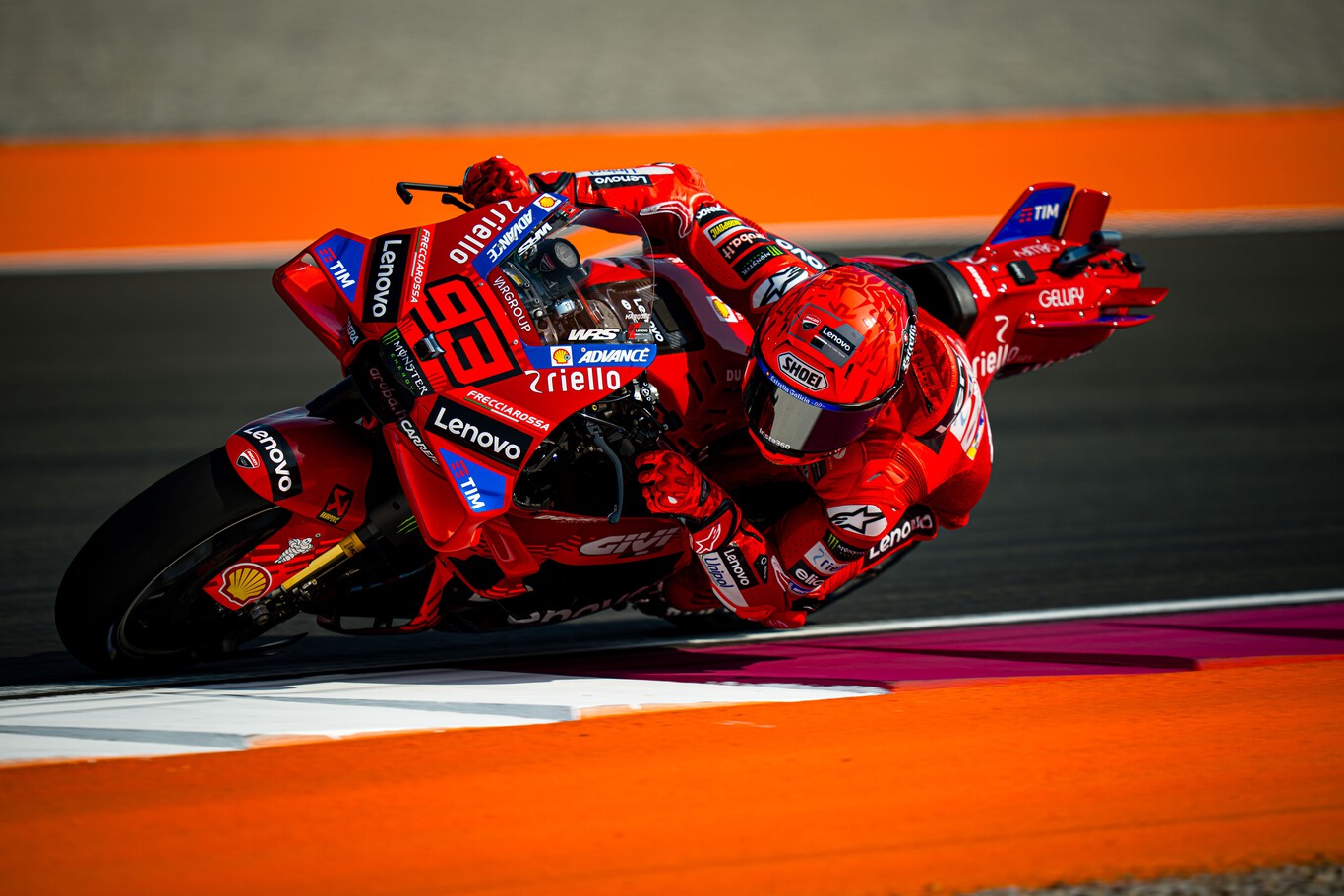 Marc Márquez deja visto para sentencia el mundial en Losail y Maverick Viñales rompe la copa Ducati con un podio épico