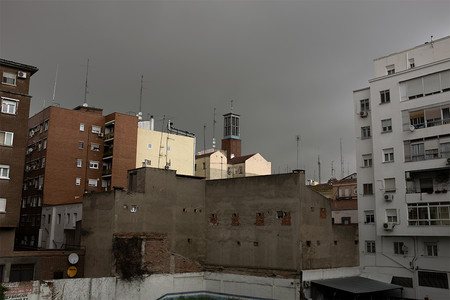 Cómo ajustar las fotografías de arquitectura usando el panel Transformar de Adobe Lightroom