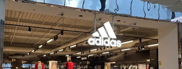 El outlet de Adidas liquida por menos de 50 euros las zapatillas blancas de piel perfectas para llevar con todo