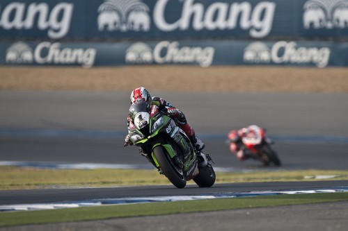 Jonathan Rea logra el doblete en Tailandia tras arrasar en la segunda carrera