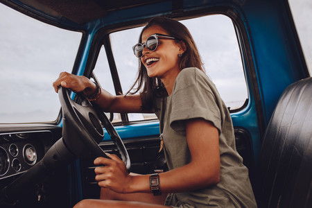 Esta es la gran historia del automóvil a través de sus volantes