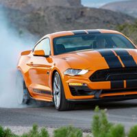 Banean a los Mustang y otros modelos de las quedadas de coches por conductores fantasmones e imprudentes