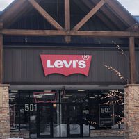 Levi's está agotando su chaqueta vaquera más icónica con descuento del 50%