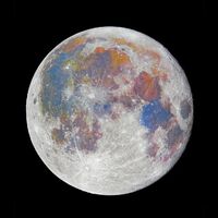 Fotógrafo usa processamento de imagens para alterar as fotosda Lua e aplicam cores à superfície lunar para mapeamento, revelando a distribuição exata de minerais e metais, desmentindo o viral da internet de que a Lua seria naturalmente colorida