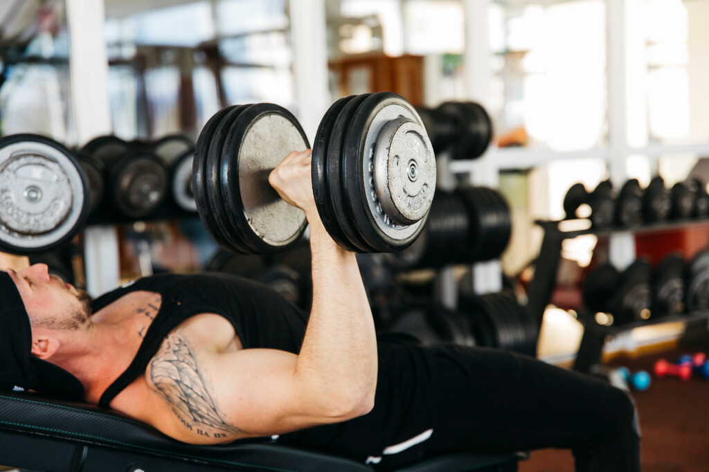 Adiós a hacer entre 8 y 12 repeticiones para ganar masa muscular: uno de los mayores expertos en fitness revela la forma más efectiva 