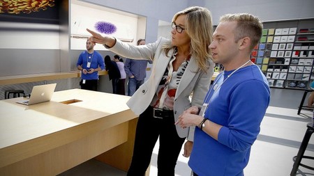 Evolucionar para no morir: Angela Ahrendts habla sobre el futuro de las Apple Store