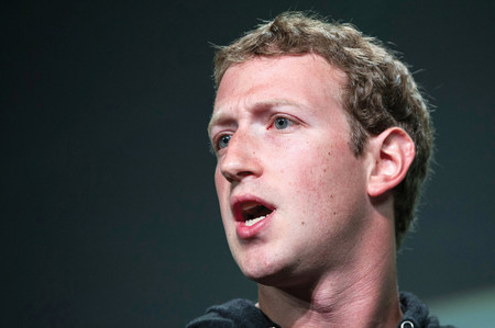 Zuckerberg presenta novedades en las comunidades de Facebook como si fuese un político