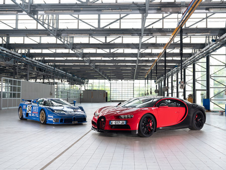El abuelo del Bugatti Chiron se llama Bugatti EB110: esta es su historia y así se comparan sus cifras