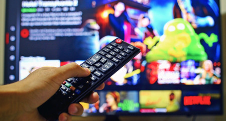 Televisión gratis para el aislamiento: estos son los paquetes y canales que regala cada operador