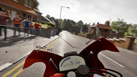 Velocidad, realismo y adrenalina. El videojuego 'TT Isle of Man' ha impresionado al mismísimo John McGuinness
