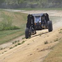 Lo último de DARPA en aplicaciones de transporte terrestre es fascinante e inquietante por igual 