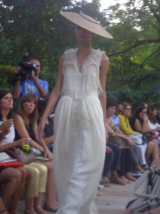 Foto de DELPOZO y debut de Josep Font: la fidelidad de la Alta Costura (12/19)