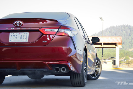 Toyota Camry 2018 7