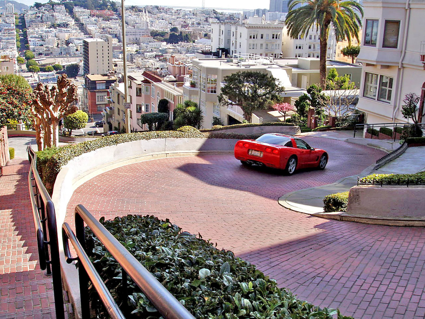 Así son siete de las calles más extrañas del mundo