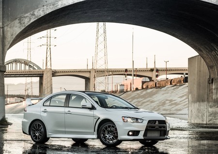 ¡Aún hay esperanza! El Mitsubishi Lancer Evolution podría regresar... con piezas del Renault Megane R.S.