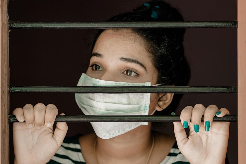 Acaban de rebajar la mosquitera 2 en 1 que va a salvar la primavera a los alérgicos: despídete del polen y los insectos