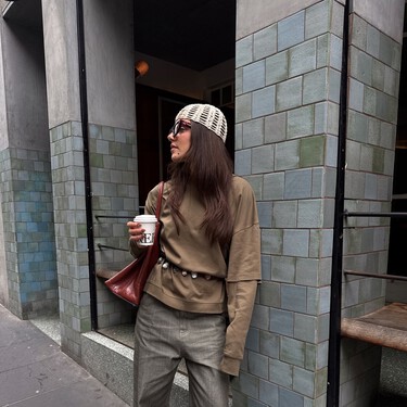 Camper baja el precio de los botines efecto calcetín con tacón sensato que llevaremos a la oficina y a una cena elegante