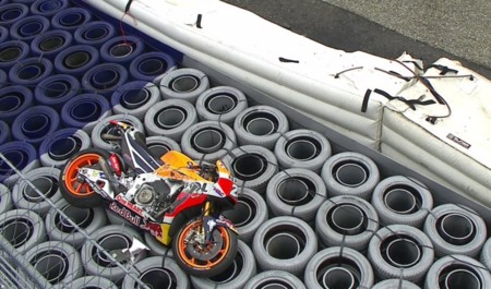 La imagen de la moto de Dani Pedrosa pone el grito en el cielo por la seguridad del Red Bull Ring