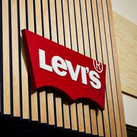 Levi's sorprende a todos en sus rebajas con estos vaqueros 501 que sientan como un guante y están al 50% de descuento  