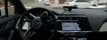 Esto es lo que ocurre si vas en un robotaxi autónomo y un policía pide al coche que se detenga