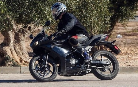 Cazada la Triumph Daytona 250 en fase de pruebas