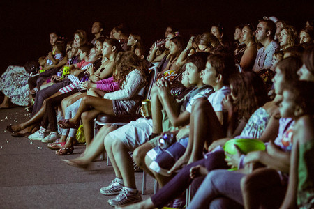 ¿Tiene edad suficiente para ir al cine?
