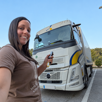 Miriam, camionera: “Paso hasta 24 días fuera y, al volver, tengo tres o cuatro para ver a mis amigos, descansar y preparar las siguientes rutas” 