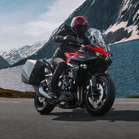 Honda ya tiene su sport-touring definitiva. 150 CV y motor Fireblade para plantarle cara a la Yamaha Tracer 9 