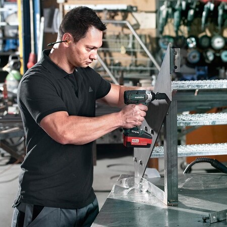 Taladros, lijadoras o cortavarillas rebajados en Amazon de marcas como Bosch, Stanley, Metabo o Makita