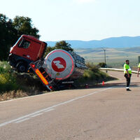 Vergonzoso: el conductor de un camión articulado da positivo tras sufrir un accidente... ¡y septuplica la tasa de alcohol!