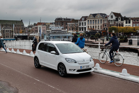 El coche eléctrico barato aún no es rentable: Škoda podría perder 8.000 euros con cada CITIGOe iV vendido