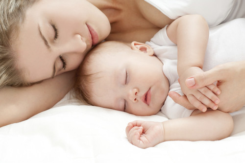 Deseas con todo tu ser que llegue la hora de irse a la cama y luego los extrañas cuando duermen