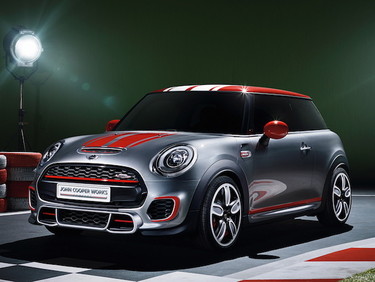 El nuevo Mini John Cooper Works corre peligro de convertirse en tu nuevo objeto de deseo 