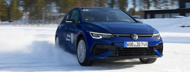 Volkswagen Golf R, a prueba sobre un lago congelado: así va sobre hielo un hot-hatch que queremos ver en México